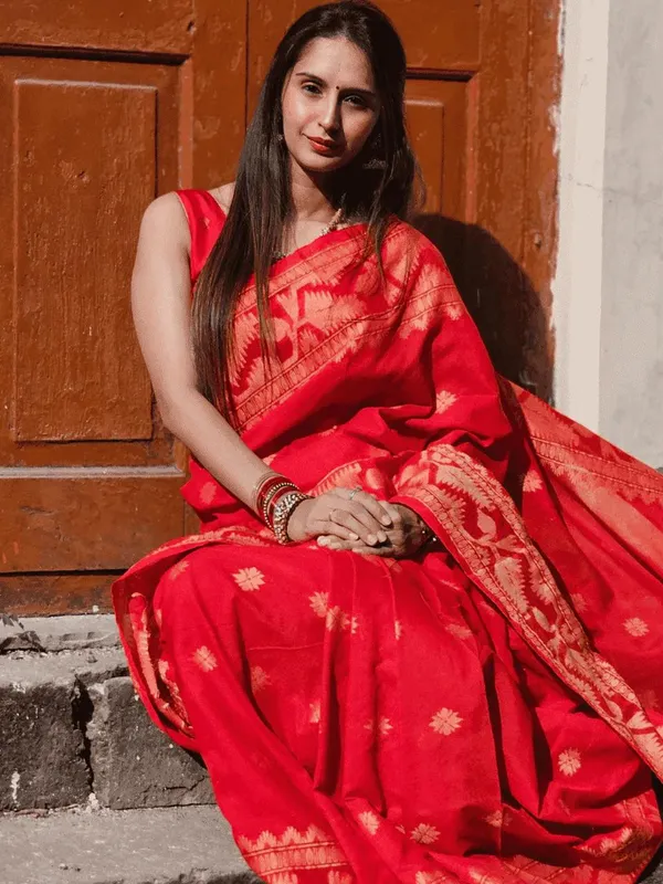 Red_Handwoven_Bengal_Cotton_Saree_For_Women_|_Premium_Quality_Lightweight_Sarees_For_All_Ocassion