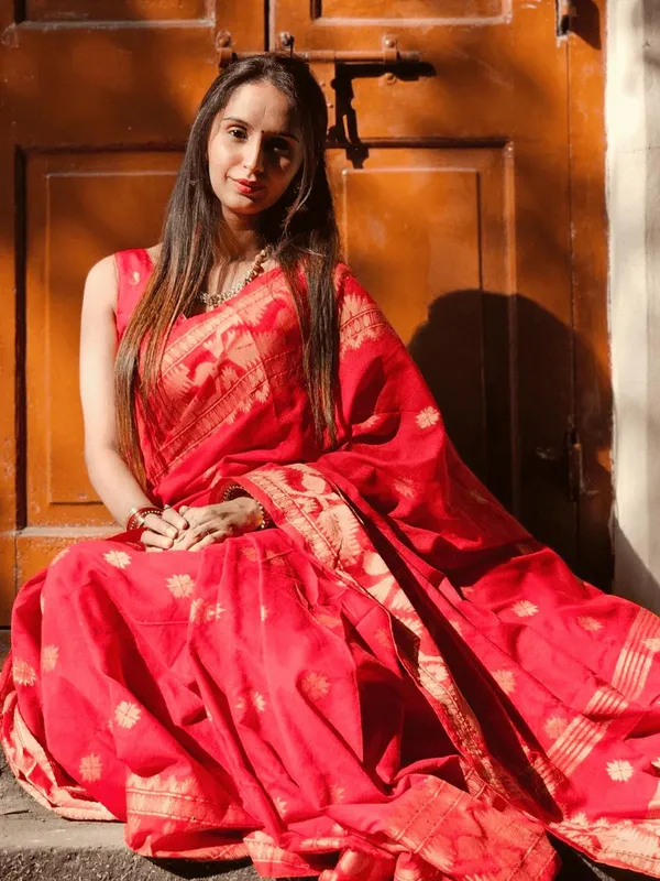 Red_Handwoven_Bengal_Cotton_Saree_For_Women_|_Premium_Quality_Lightweight_Sarees_For_All_Ocassion