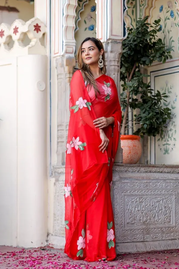 Red_Hand_Painted_Mul_Cotton_Saree_Without_Blouse_Piece_For_Women_|_Premium_Quality_Lightweight_Sarees_For_All_Ocassion
