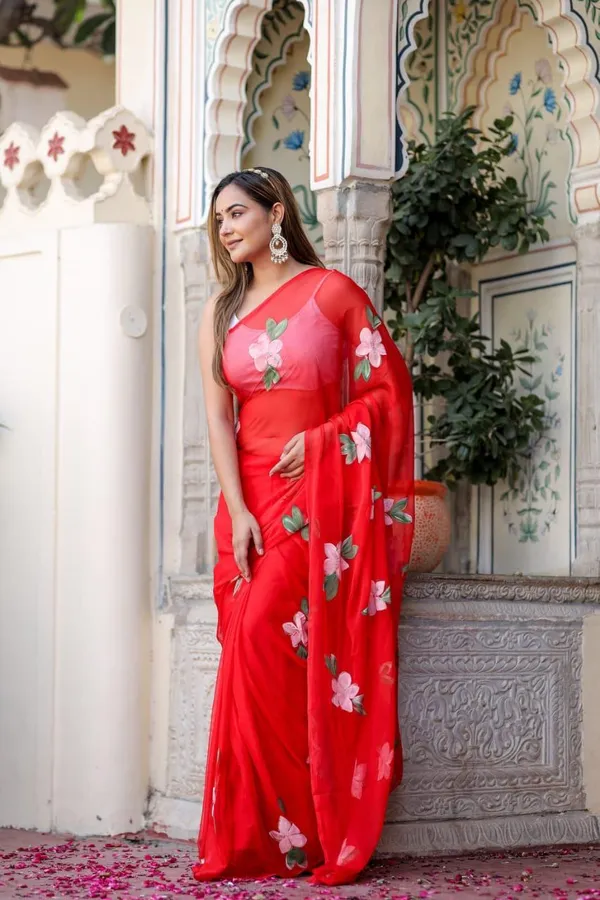 Red_Hand_Painted_Mul_Cotton_Saree_Without_Blouse_Piece_For_Women_|_Premium_Quality_Lightweight_Sarees_For_All_Ocassion