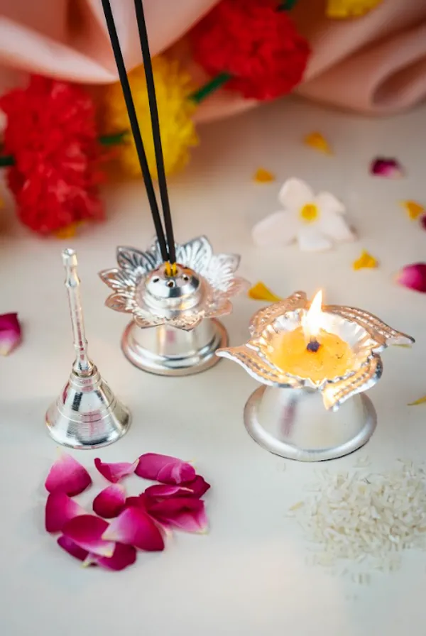 Silver_Plated_Swastik_Niranjan_Ganti_&_Agarbati_stand