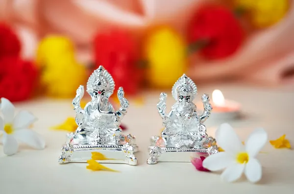 Silver_Plated_Ganpati_&_Laxmi