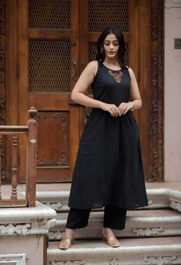 Ramya_Floral_Cotton_Suit_with_Dupatta_and_Pant