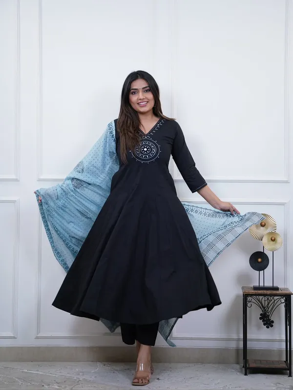 Black_Anarkali_Kurti_set_FZ