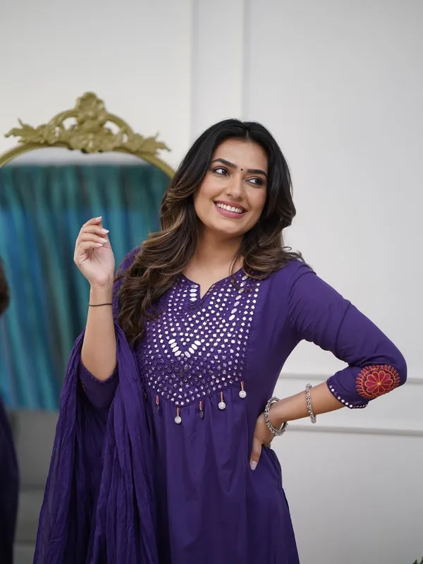 Cotton_kurti_pant_with_dupatta_Fz
