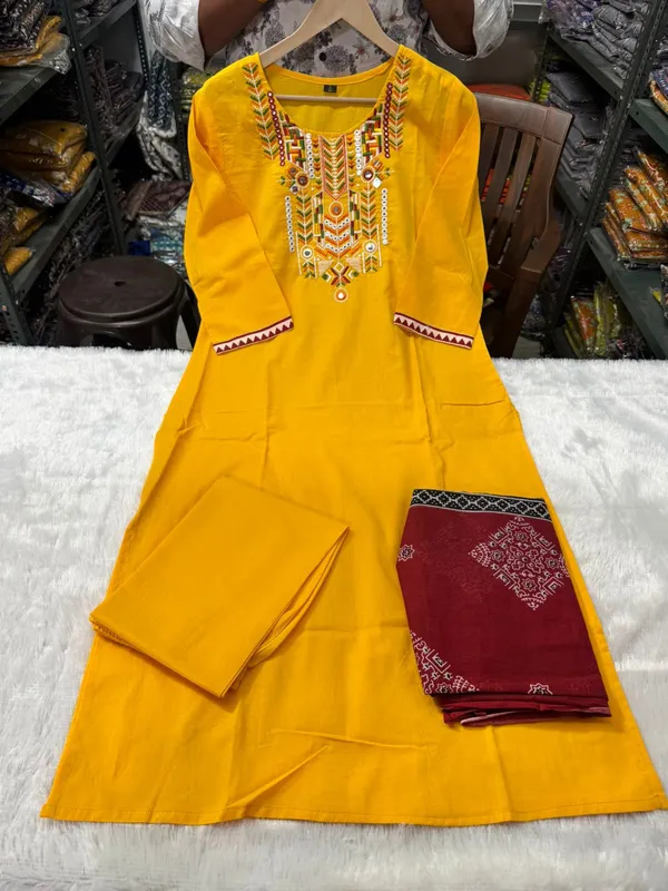Handloom_embroidery_work