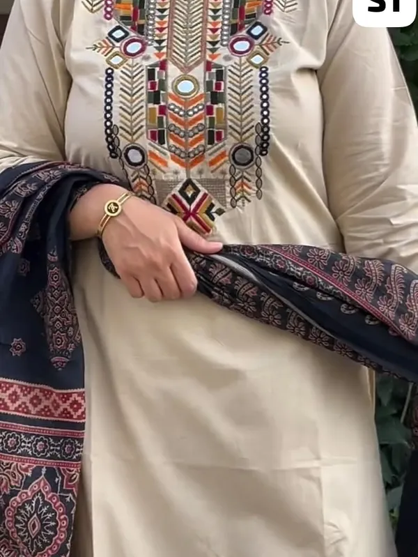 Khadi_cotton_white_Handloom_embroidery_work_LK