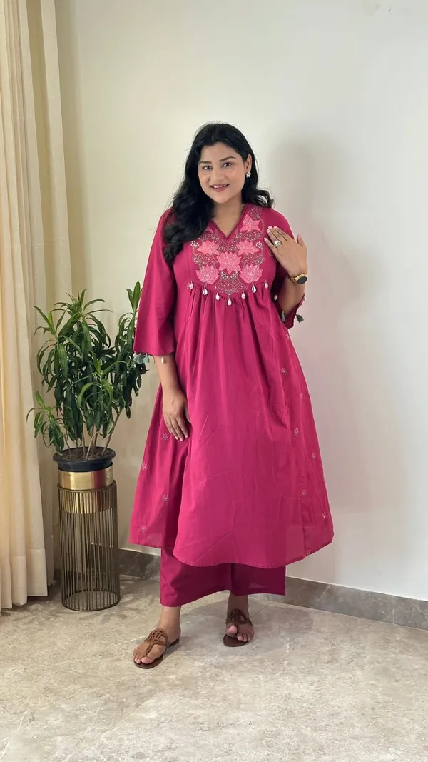 Kurti_pant_embroidery_work_Maya