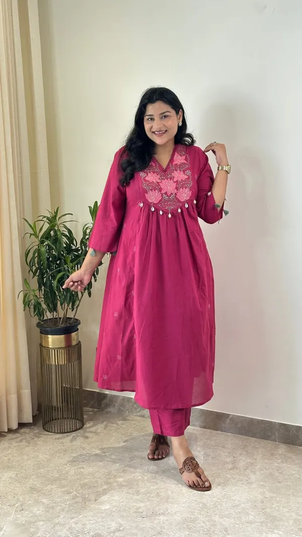 Kurti_pant_embroidery_work_Maya
