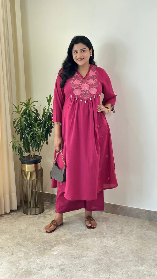 Kurti_pant_embroidery_work_Maya