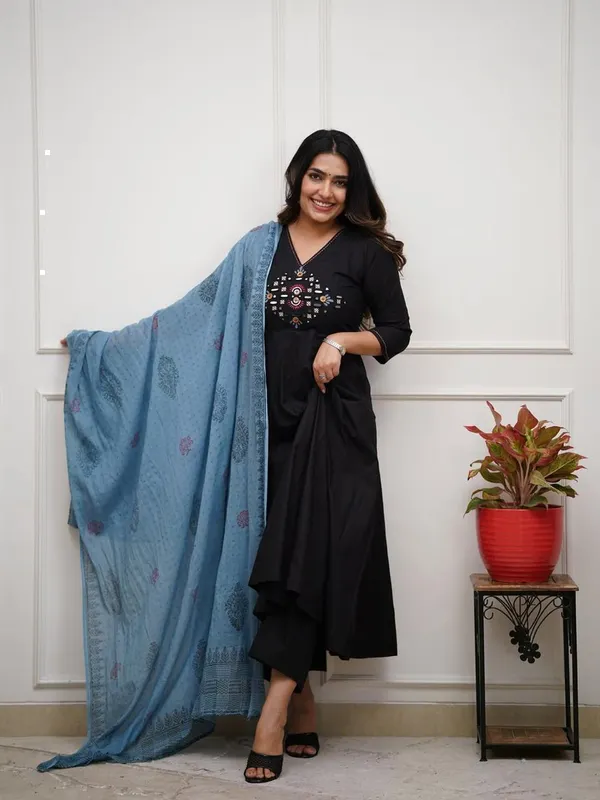 Kurti_set_black_Anarkali_FZ