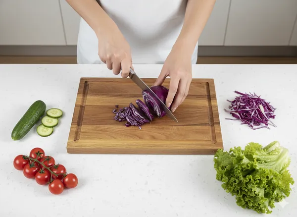 Accacia_Wood_Edge_Grains_With_Juice_Groove_Wooden_Chopping_Board_(Large)