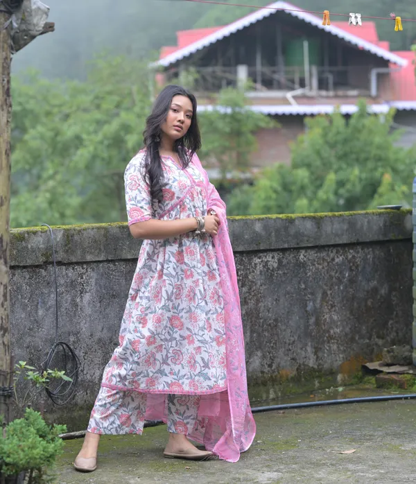 Roza_White_Jaal_Block_Printed_Suit_Set