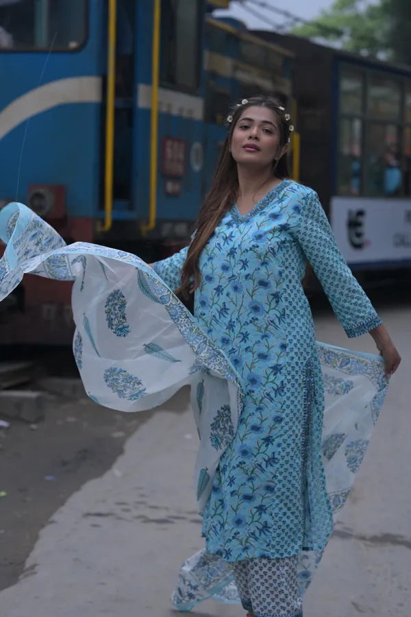 Zoya-The_Basic_Block_Printed_Suit_Set