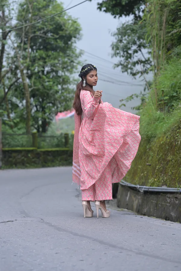 Mellow/Hot_Neck_Anarkali_Set