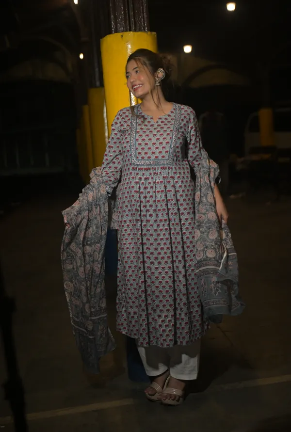 Sanganeri_Buti_Printed_Suit_Set