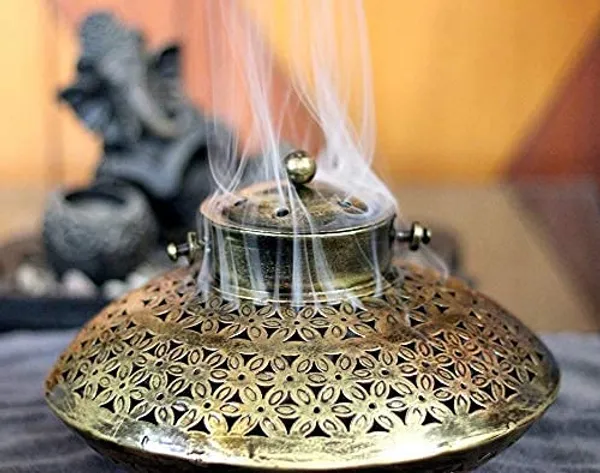 Antique_Vintage_Cast_Iron_Degchi_Style_Tea_Light_Candle_Holder_For_Home_Decor