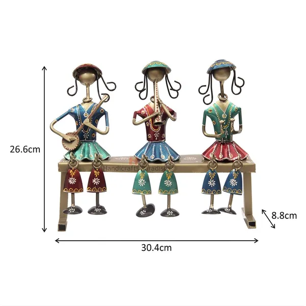 IRON_PAINTED_3_LADY_W_TABLE