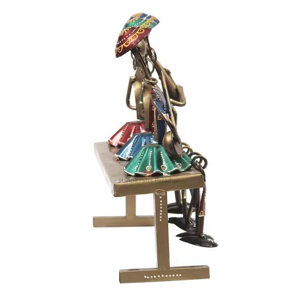 IRON_PAINTED_3_LADY_W_TABLE