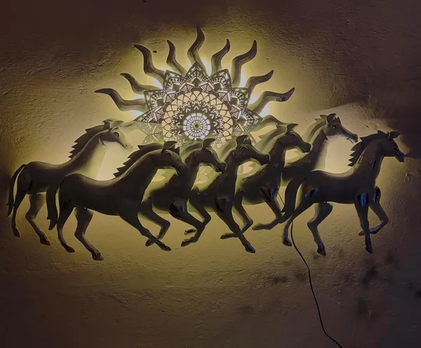 Metal_Large_3D_Golden_Seven_Horses_Runing_Behind_Sunrise_With_Led_Lights_Wall_Decorations_(50_x_32_Inch)