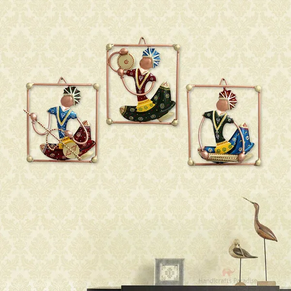 IRON_PAINTED_WALL_SITTING_MUSICAL_FRAME_S_/_3