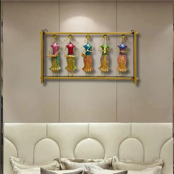 IRON_PAINTED_WALL_MUSICAL_5_LADY_FRAME_SMALL