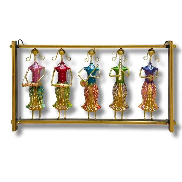 IRON_PAINTED_WALL_MUSICAL_5_LADY_FRAME_SMALL
