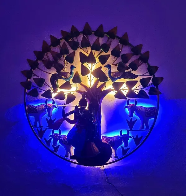 IRON_PAINTED_WALL_ROUND4_COW_KRISHNA_W/_TREE