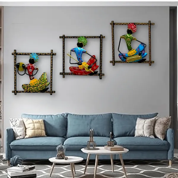 IRON_PAINTED_WALL_SITTING_MUSICAL_F