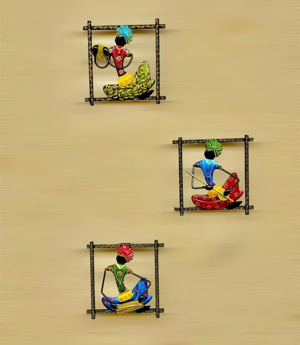 IRON_PAINTED_WALL_SITTING_MUSICAL_F