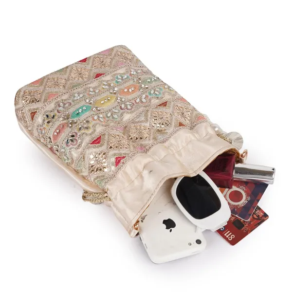 Velvet_SilkEmbroidery_Ethnic_Wedding_Party_Handheld_Potli_For_Women