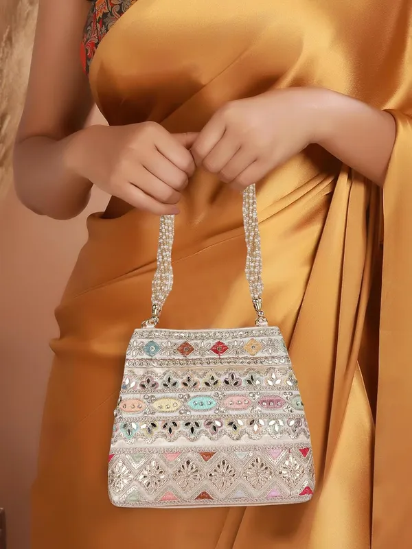 Cream_Velvet_Silk__Embroidery_Ethnic_Wedding_Party_Handheld_Potli_For_Women