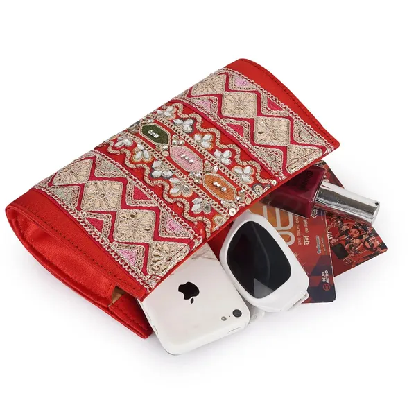 Red_Velvet_Silk__Embroidery__Wedding_Party_Handheld_Potli_For_Women