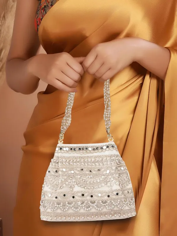 Cream_Velvet__Embroidery_Wedding_Party_Handheld_Potli_Bag_For_Women