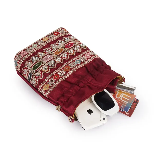 Maroon_Velvet_SilkEmbroidery_Ethnic_Wedding_Party_Handheld_Potli_For_Women
