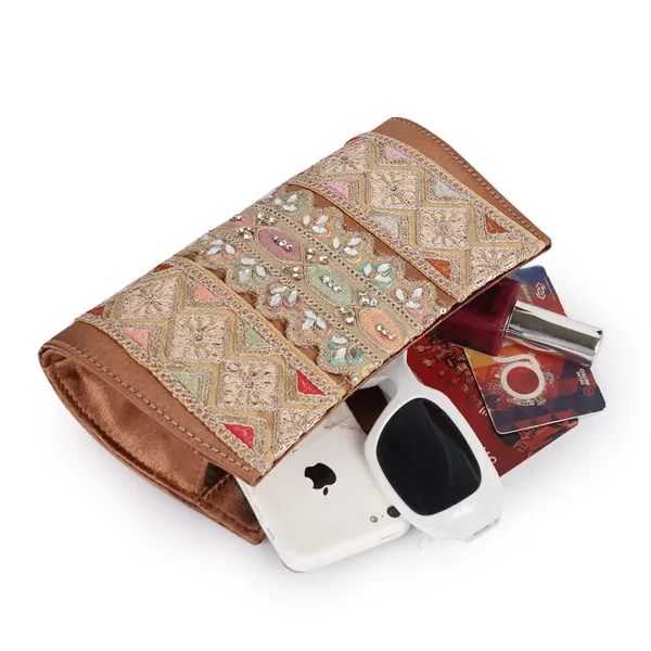 Brown_Velvet_Silk__Embroidery__Wedding_Party_Handheld_Potli_For_Women