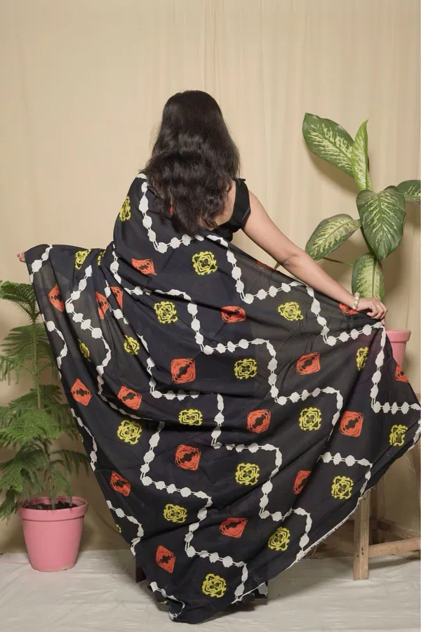 Black_Mulmul_Cotton_Printed_Saree_With_Unstitched_Blouse_Piece_|_For_Women