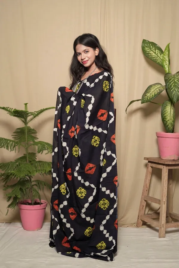 Black_Mulmul_Cotton_Printed_Saree_With_Unstitched_Blouse_Piece_|_For_Women