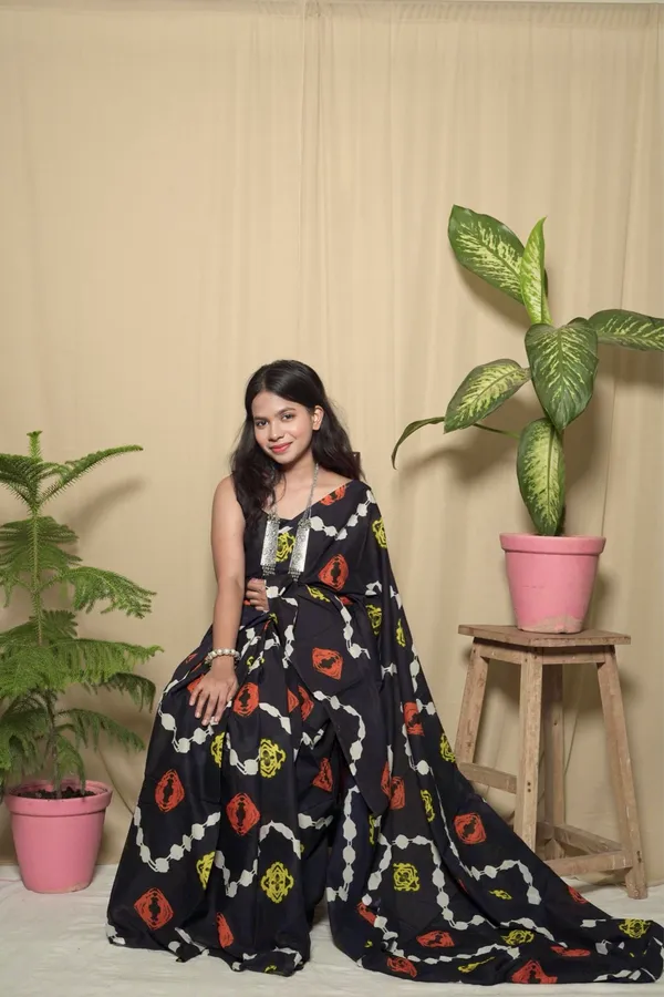 Black_Mulmul_Cotton_Printed_Saree_With_Unstitched_Blouse_Piece_|_For_Women