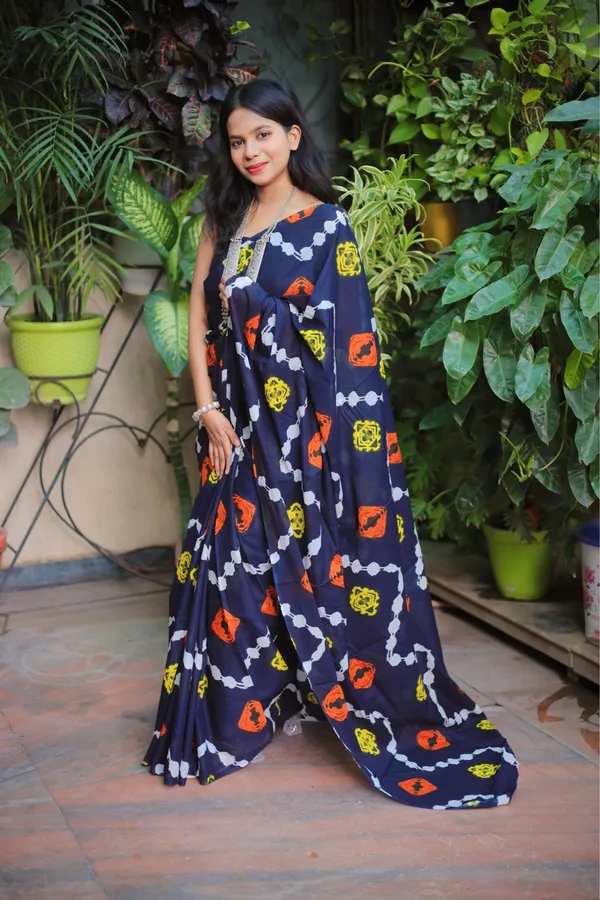 Black_Mulmul_Cotton_Printed_Saree_With_Unstitched_Blouse_Piece_|_For_Women