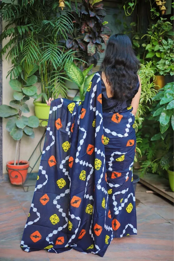 Black_Mulmul_Cotton_Printed_Saree_With_Unstitched_Blouse_Piece_|_For_Women