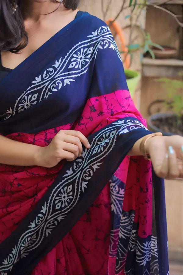 Crimson_&_Black_Mulmul_Cotton_Printed_Saree_With_Unstitched_Blouse_Piece_|_For_Women
