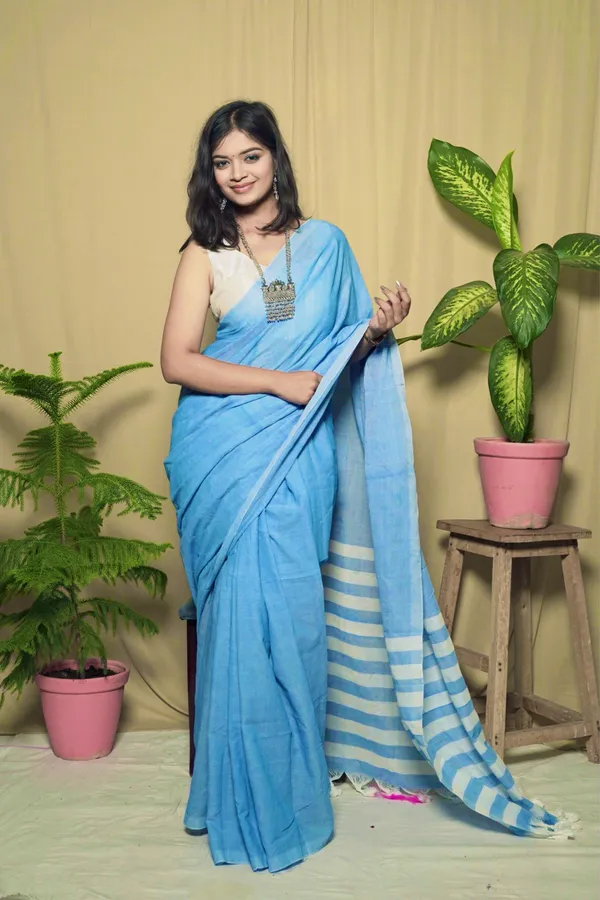 Blue_Cotton_Blend_Solid_Saree_With_Unstitched_Blouse_Piece_|_For_Women