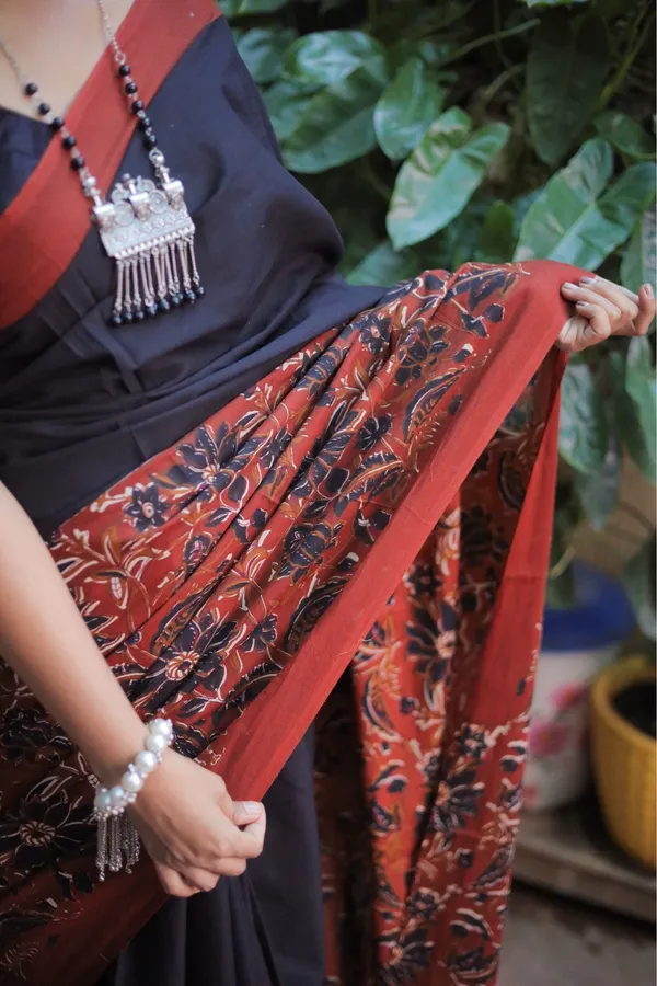 Rust_&_Black_Mulmul_Cotton_Printed_Saree_With_Unstitched_Blouse_Piece_|_For_Women
