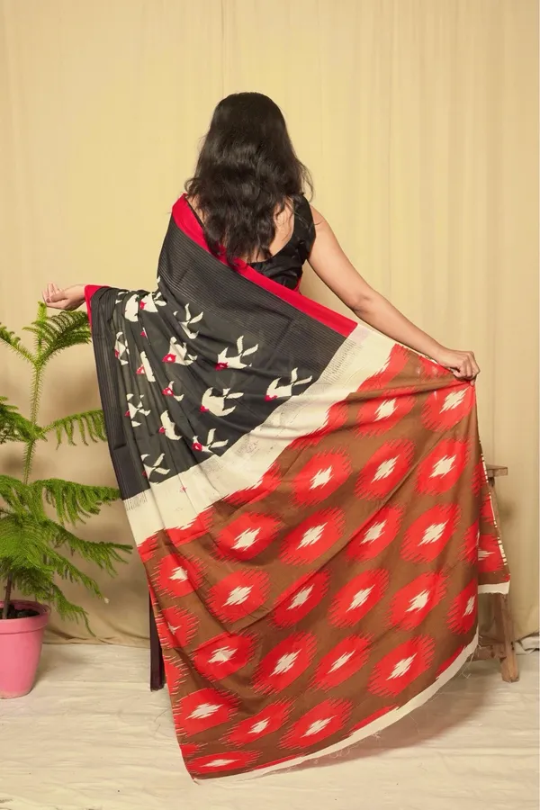 Black_Linen_Printed_Saree_With_Unstitched_Blouse_Piece_|_For_Women