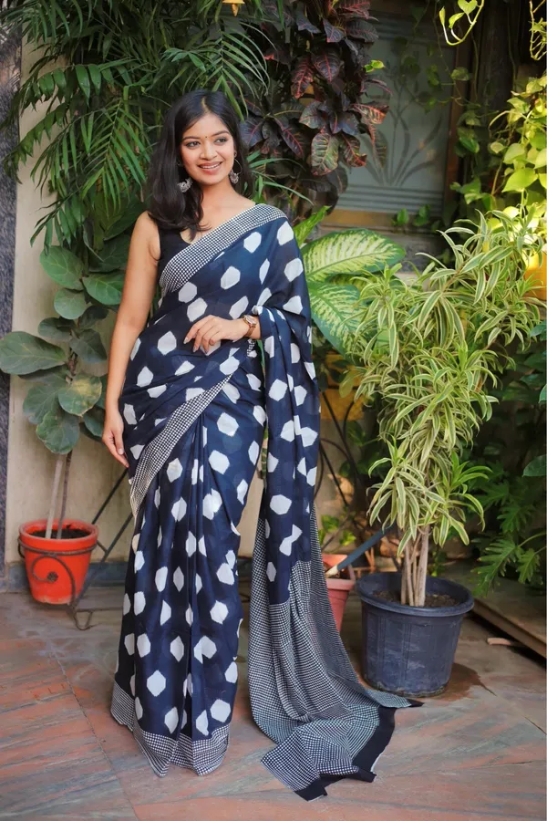 White_And_Black_Mulmul_Cotton_Printed_Saree_With_Unstitched_Blouse_Piece_|_For_Women