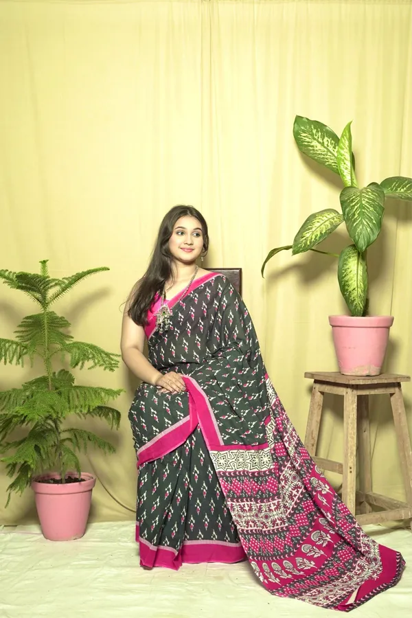 Black_&_Magenta_Mulmul_Cotton_Printed_Saree_With_Unstitched_Blouse_Piece_|_For_Women