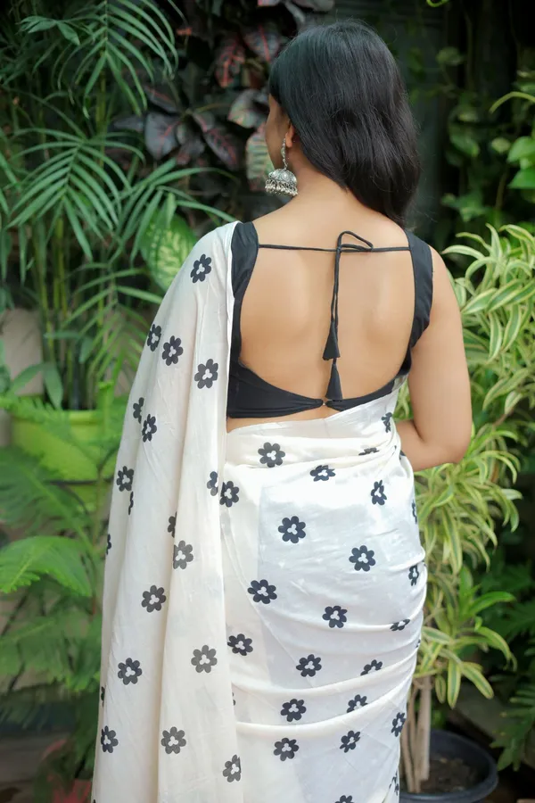 Beige_Cotton_Floral_Printed_Saree_With_Unstitched_Blouse_Piece_|_For_Women