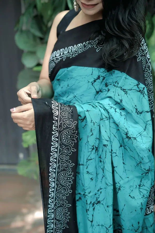 Teal_&_Black_Mulmul_Cotton_Printed_Saree_With_Unstitched_Blouse_Piece_|_For_Women