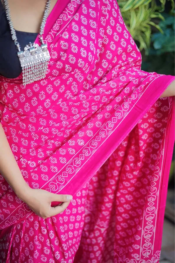 Pink_Mulmul_Cotton_Printed_Saree_With_Unstitched_Blouse_Piece_|_For_Women